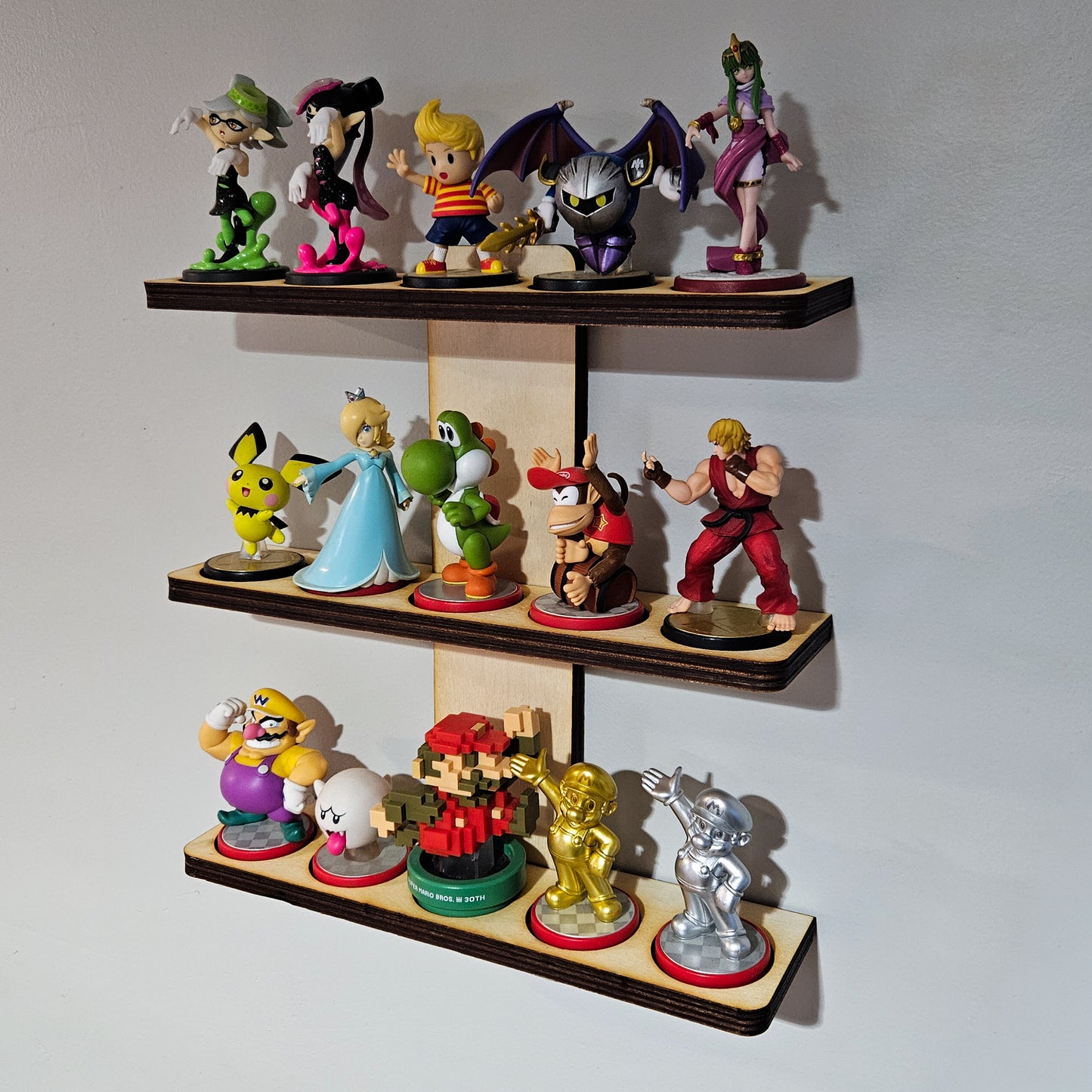 Amiibo Stand - 15 Wall Shelf