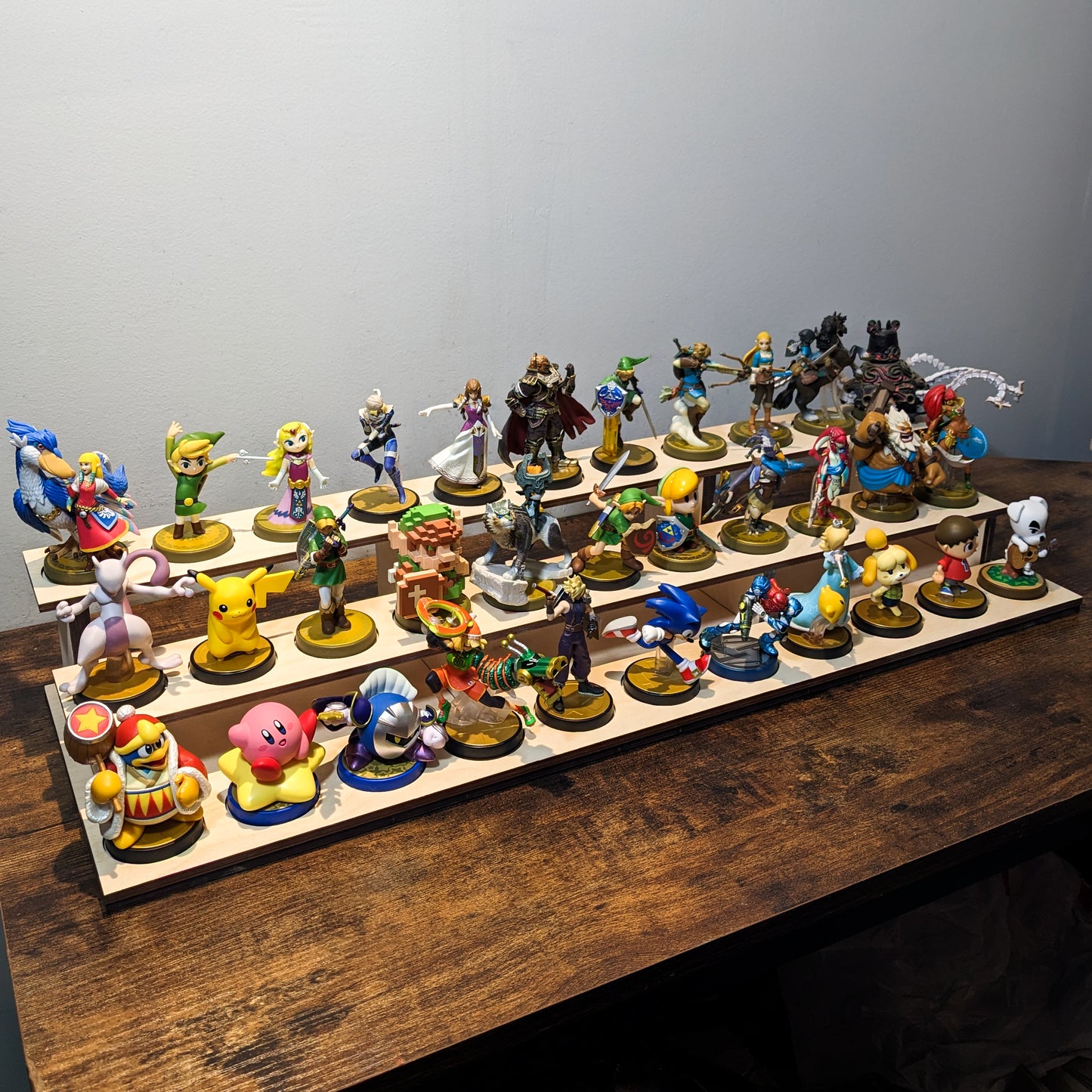 33 Amiibo Stand
