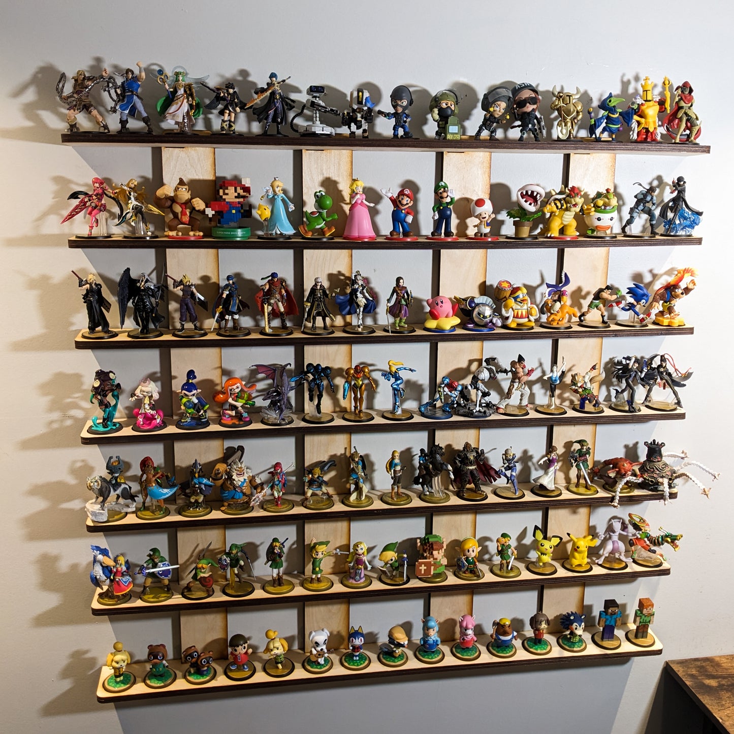 Amiibo Stand -  96 Flat Wall Shelf