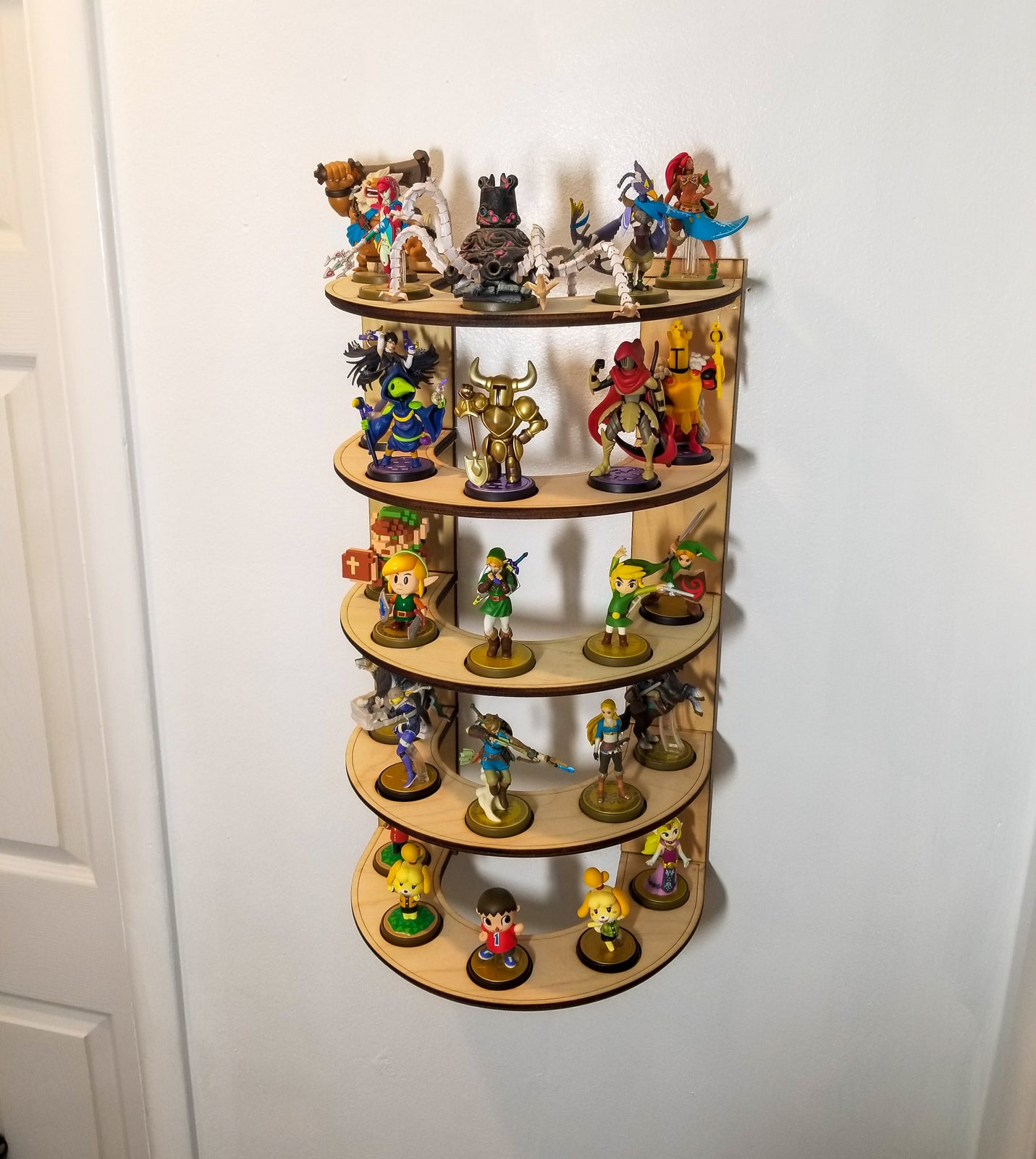 Amiibo Stand - 25 Wall Shelf