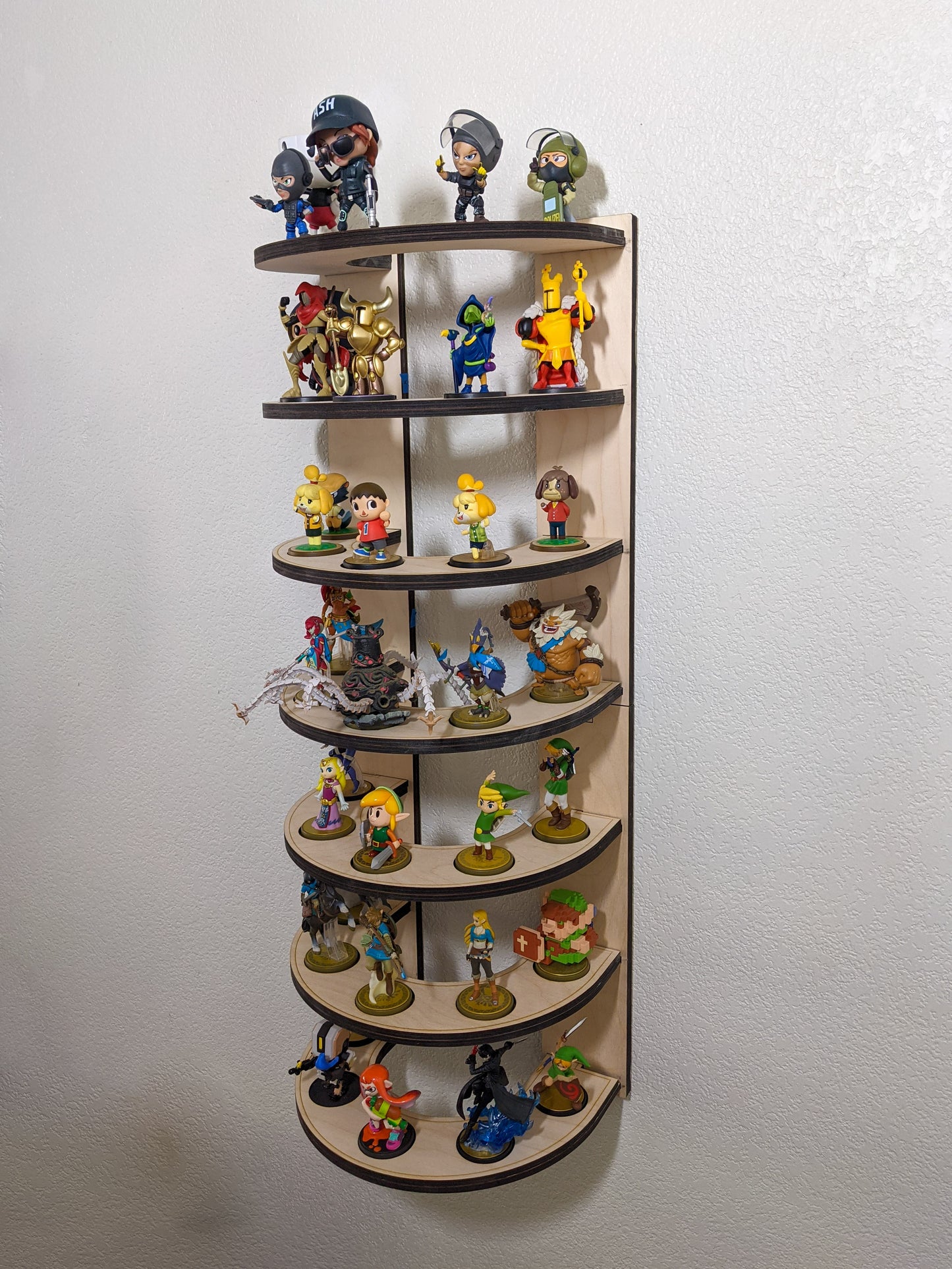Amiibo Stand - 35 Wall Shelf
