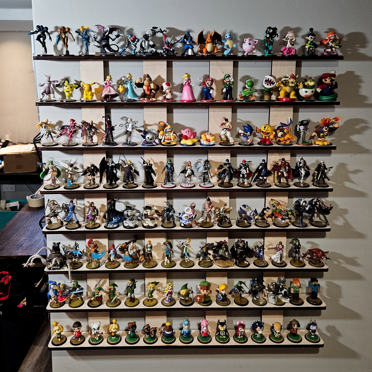Amiibo Stand - 120 Flat Wall Shelf