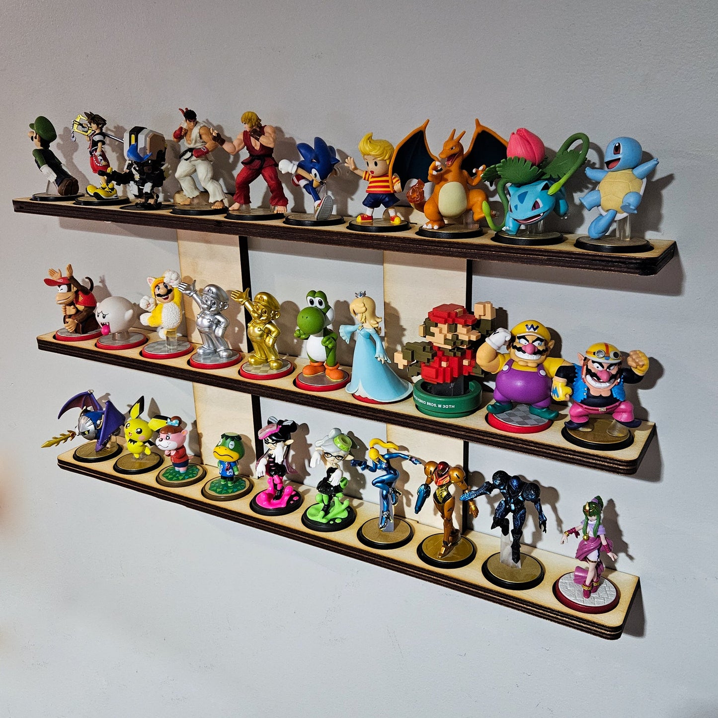 Amiibo Stand - 30 Wall Shelf