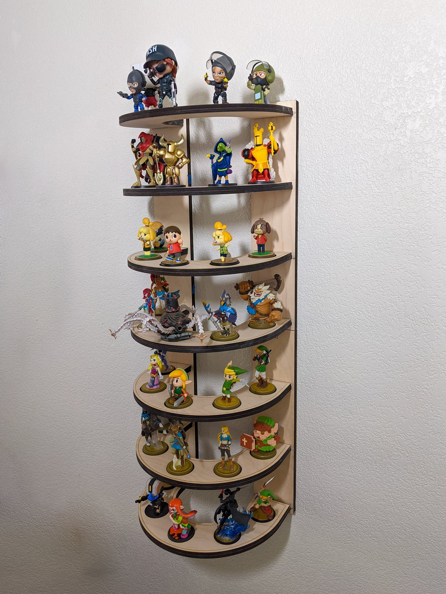 Wall Figure Stand - 35 Figures